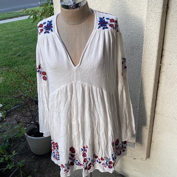 Free Prople Te Almo flowy bell sleeved tunic/dress w/ great embroidered flowers - Picture 2 of 15